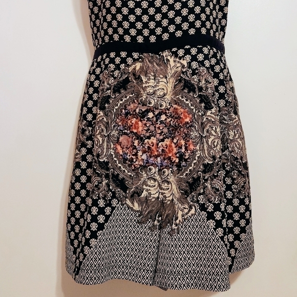 Forever 21 Fleur-de-lis Floral Romper Navy Beige Large - Picture 4 of 12